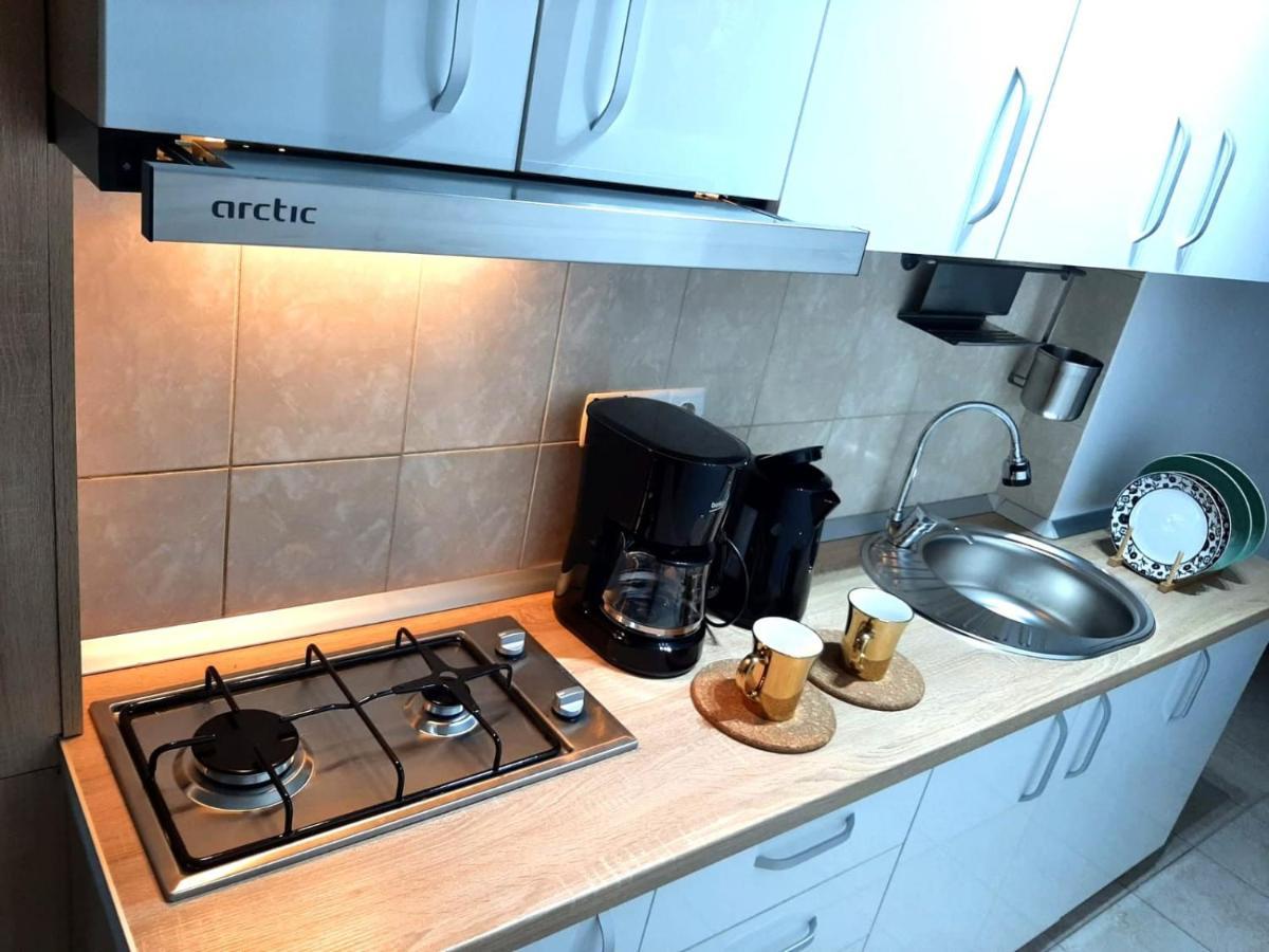 Ultracentral Studio For 4 Бухарест Экстерьер фото