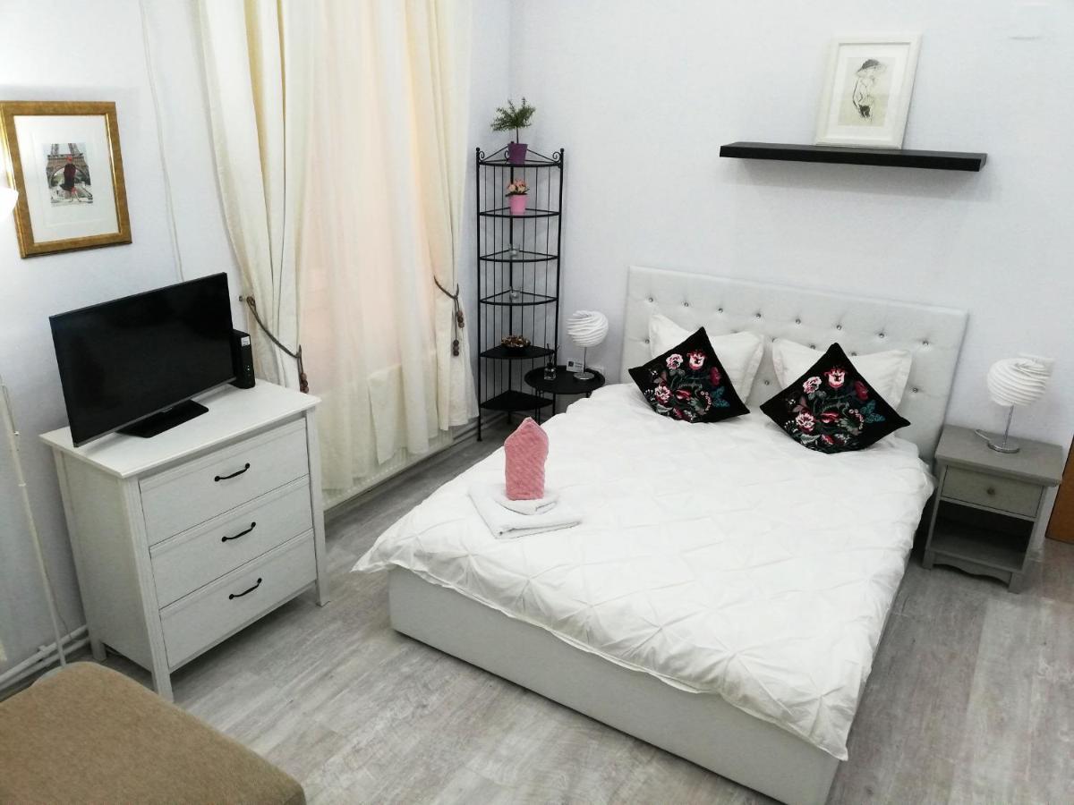 Ultracentral Studio For 4 Бухарест Экстерьер фото