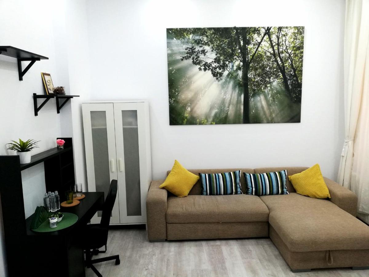 Ultracentral Studio For 4 Бухарест Экстерьер фото